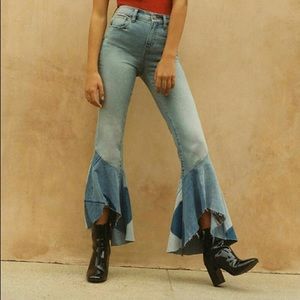 BDG Ruffle Jeans